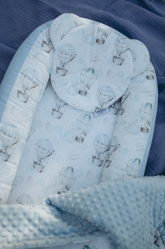 Baby nest "Animals on balloons"