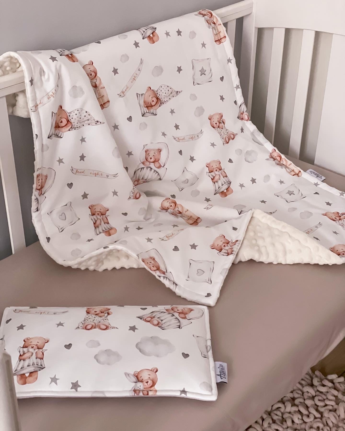 Flīsa un kokvilnas sega bērniem "Sleepy bears"