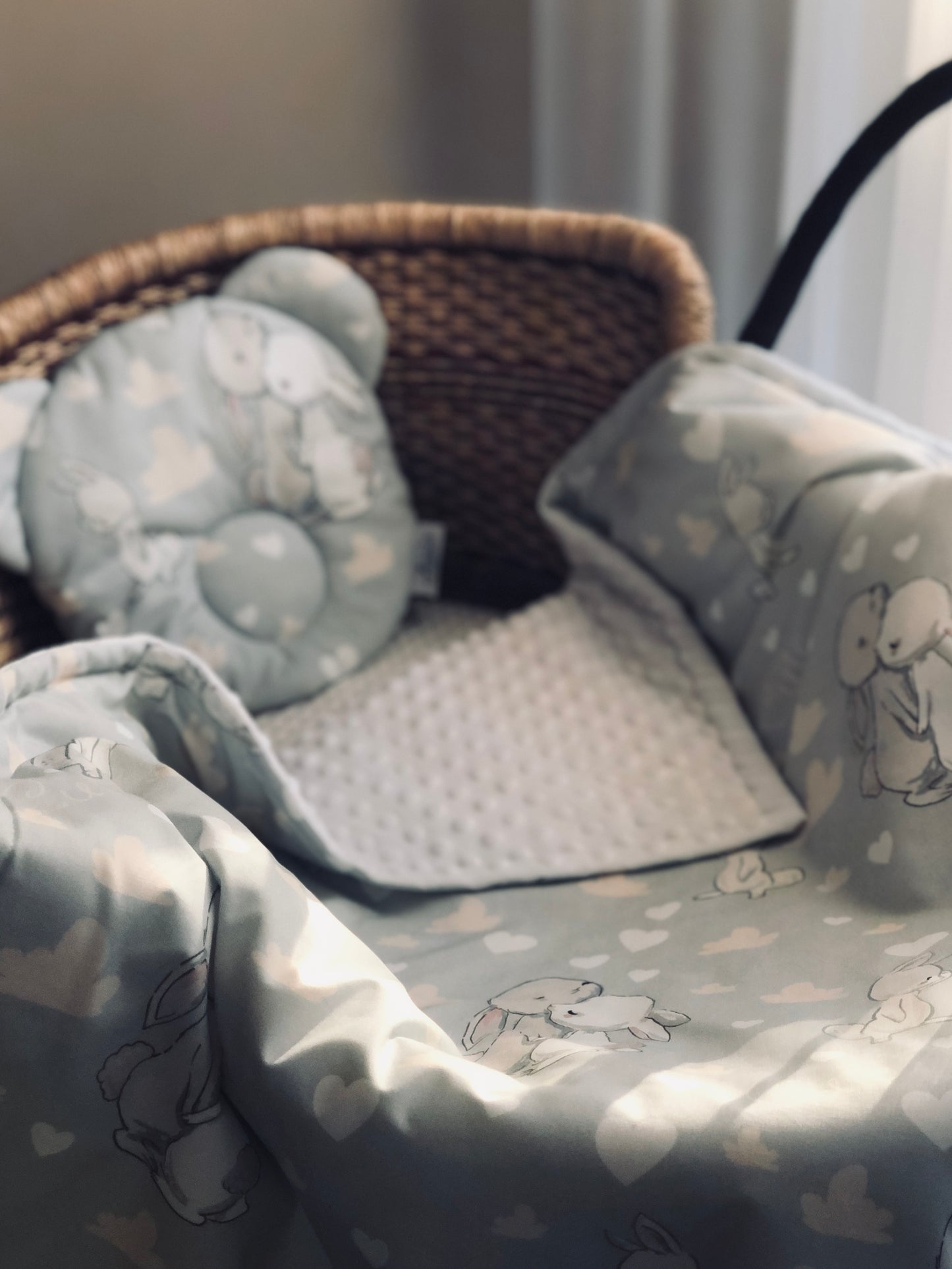 Flīsa un kokvilnas sega bērniem "Rabbits in love"