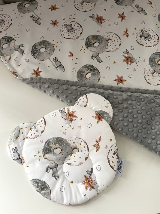 Fleece & Cotton children blanket "Rabbits with donuts"